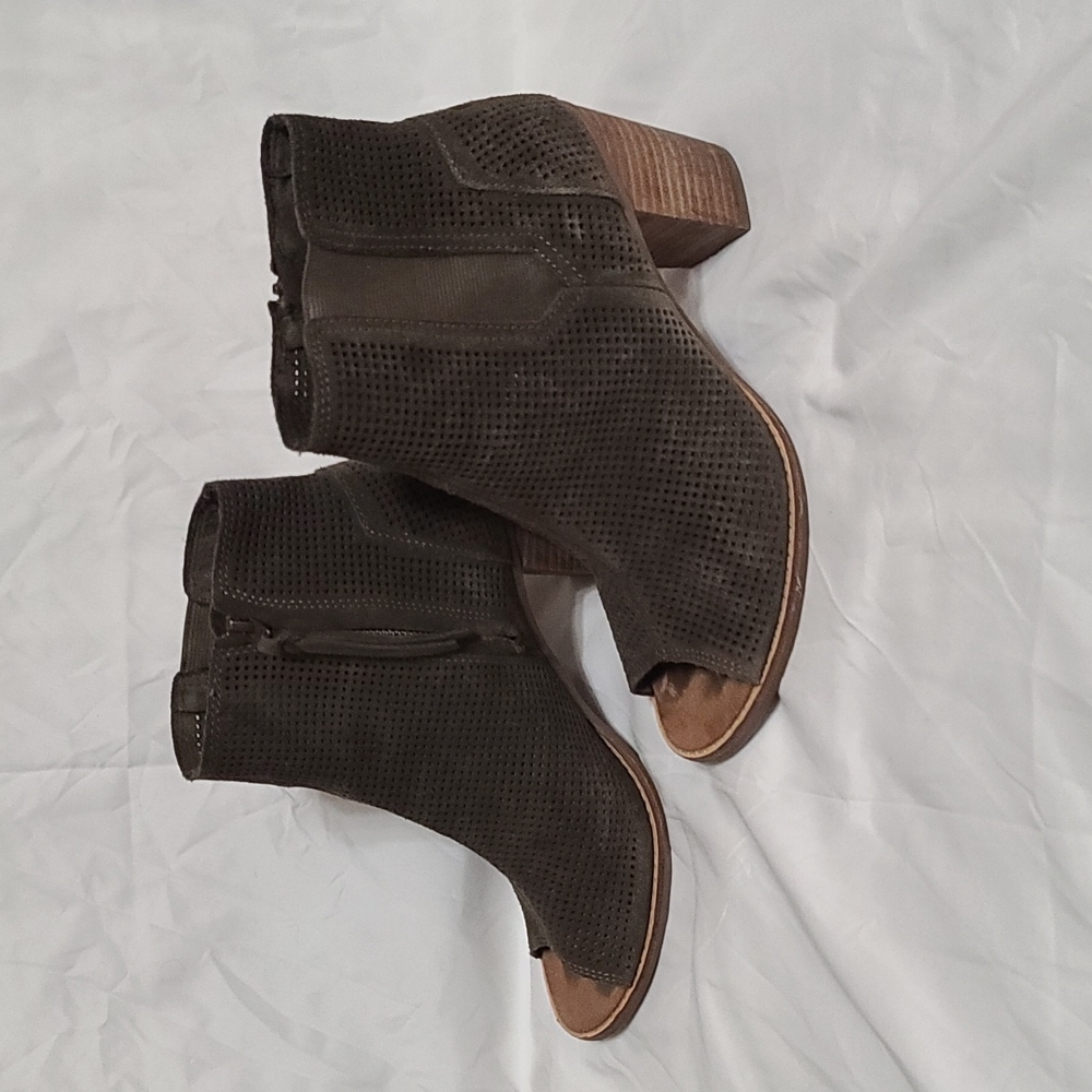 Toms open toe booties
